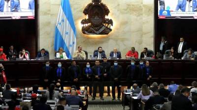 <b>Luis Redondo, presidente del Congreso Nacional, fue dejado al margen de negociaciones.</b>