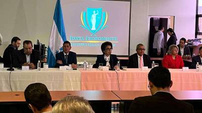 La Junta Proponente tiene el reto de elegir a los mejores candidatos a fiscal general del Estado y fiscal general adjunto, de acuerdo a las organizaciones internacionales.
