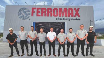 Grupo Ferromax arriba a sus 40 años consolidado como referente regional en acero y techos, impulsado por una visión emprendedora que transformó la forma de construir en Centroamérica. Cuatro décadas después de sus inicios humildes, la empresa celebra un legado de innovación, crecimiento sostenible y una cultura corporativa que marca la diferencia.