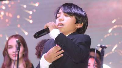 El pequeño Isacar Guifarro es todo un artistas a sus 14 años.