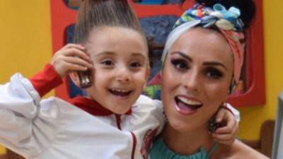 La actriz Ivonne Montero y su hija Antonella.