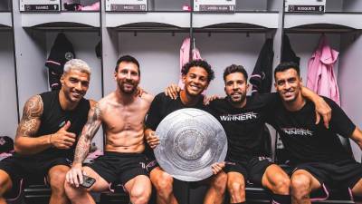El hondureño David Ruiz celebró la obtención de la Supporters’ Shield al lado de cracks como Messi, Jordi Alba, Busquets y Luis Suárez.