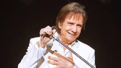 Roberto Carlos vivió un episodio inesperado fuera de los escenarios al sufrir un accidente automovilístico en Brasil.