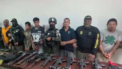 Cinco personas fueron detenidas durante allanamientos ejecutados por la Policía Militar del Orden Público (PMOP), en coordinación con la Dirección de Lucha Contra el Narcotráfico (DLCN), en la aldea La Fragua, Baracoa, Cortés, en el marco de la Operación Escudo de Honduras.