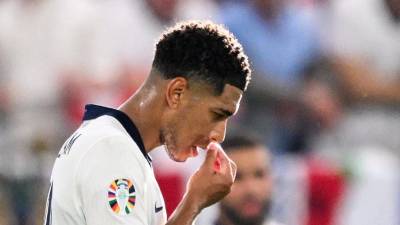 Jude Bellingham tuvo un partido gris en el Inglaterra vs Dinamarca.