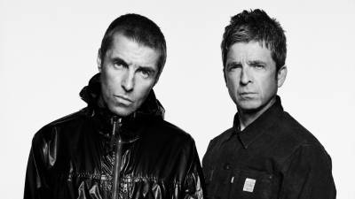 Los hermanos Gallagher, Noel, de 57 años, y Liam, de 52.