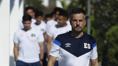 De la Barrrera fue nombrado entrenador frente de la selección de El Salvador, el pasado 19 de septiembre y en cuatro partidos dirigidos no consiguió ninguna victoria.