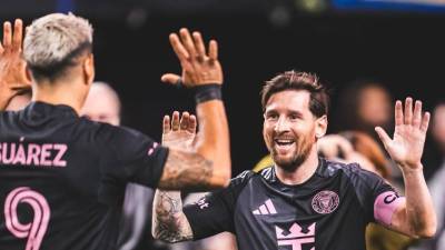 Leo Messi celebrando con Luis Suárez su gol marcado en el Inter Miami vs América.