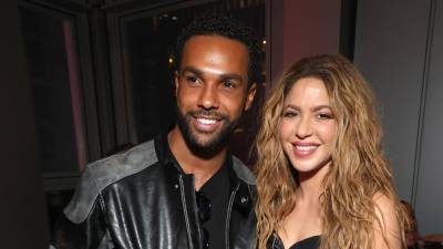Lucien Laviscount se siente inspirado por Shakira