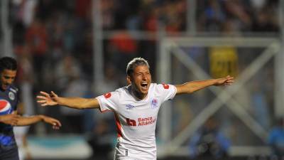 La euforia de José Mario Pinto tras anotarle al Motagua.