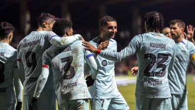 Jugadores del Barcelona celebrando el golazo de Jules Koundé para la remontada contra Unionistas.