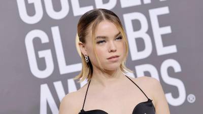 La idea es que Alcock, de 23 años, sea introducida primero con un cameo en el nuevo universo cinematográfico de DC antes de protagonizar su propia cinta.