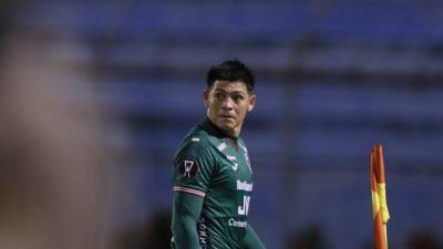Francisco Martínez vio la tarjeta roja en el tramo final del primer tiempo en el Marathón vs Alianza.