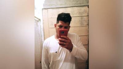 Carlos Quintanilla Pineda, el joven hondureño que habría perpetrado una tragedia el 2 de octubre en San Pedro Sula, Cortés, utilizó sus redes sociales para recordar a su pequeño de 4 años y expresar su pesar por los acontecimientos. En el múltiple supuesto crimen murieron el menor y la abuela de este último.
