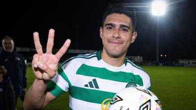 Luis Palma se destapó con un hat-trick en partido amistoso del Celtic de Escocia.