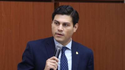 La salida del país del exconsejero electoral Marlon Ochoa en medio del juicio político en su contra ha generado diversas reacciones en el ámbito político hondureño, en un contexto marcado por señalamientos, tensiones y acusaciones cruzadas.