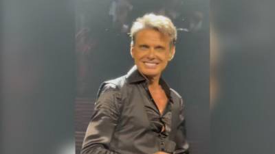 La mañana de este miércoles 17 de junio el nombre de Luis Miguel apareció en las principales tendencias de búsqueda después de que la revista española SEMANA confirmara que el cantante está hospitalizado tras ser sometido a una delicada operación.