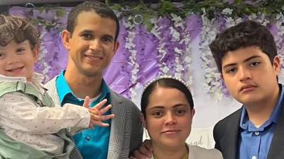 Rebeca Santos, quien vivió la mayor parte de su vida en el sector de Cofradía, en San Pedro Sula, murió junto a su esposo y sus dos hijos en Florida, Estados Unidos. Eran destacados líderes de iglesia.