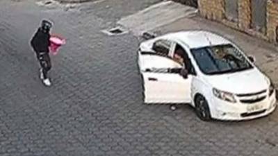 La comunidad educativa se encuentra consternada tras el violento asesinato de la docente Adriana Sáenz, ocurrido la tarde de ayer en plena vía pública, en un hecho que ha generado indignación y temor entre vecinos y colegas.