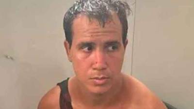 El asesino ya estaba vinculado con otros actos de violencia en la vivienda de su padre.