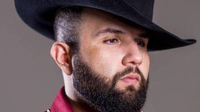 El cantante Carín León.