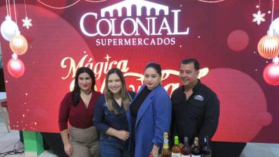 Autoridades de Supermercados Colonial durante el lanzamiento de la campaña en el Supermercados Colonial #2.