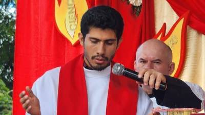 El sacerdote Denis Martínez, de la diócesis de Matagalpa, fue detenido “por la Policía Nacional mientras se dirigía a celebrar” misa, denunciaron opositores.