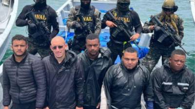 Momentos de la captura de los cinco implicados en narcotráfico en Colombia; tres son colombianos y dos hondureños.