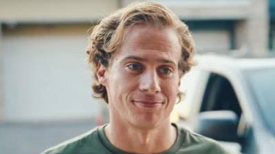 El actor Keller Fornes.