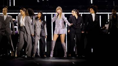 Taylor Swift en la noche de estreno de su gira The Eras en Glendale, Arizona, el 17 de marzo de 2023.