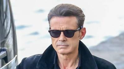 El programa “El Gordo y la Flaca” reportó que tiene la confirmación de que el cantante mexicano está en un hospital de primer nivel de Nueva York.