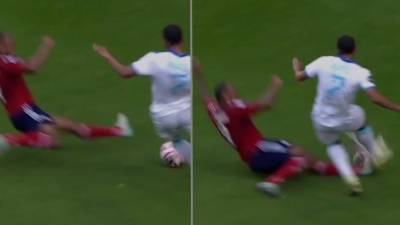 ¿Era penal? La polémica jugada que no sancionaron a Honduras ante Costa Rica