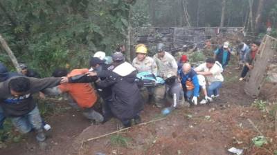 Las autoridades dieron a conocer este martes la identidad de las personas que resultaron heridas en el aparatoso accidente de un bus ocurrido en la carretera que conduce de La Esperanza hacia Jesús de Otoro, en el departamento de Intibucá, hecho que dejó dos personas fallecidas y al menos 21 lesionados.
