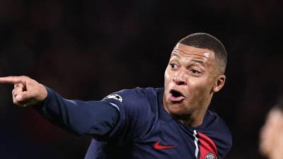 Mbappé celebrando el gol que abrió la cuenta en el 3-0 del PSG ante Milan.
