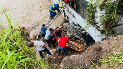 Bus accidentado en el sector de Santa Rosa de Copán, departamento de Copán.