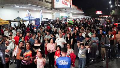 El rugido de los motores sacudió La Mundial Toncontín en una jornada que duplicó todas las expectativas de asistencia. Cientos de máquinas personalizadas y clubes de todo el país convirtieron el asfalto en una verdadera fiesta.