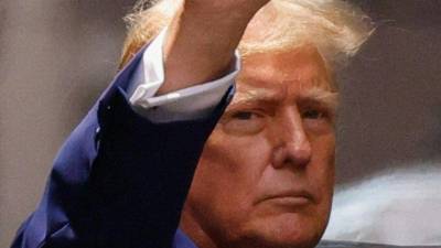 El exmandatario Donald Trump fue hallado culpable de 34 cargos por el pago irregular a una actriz porno y la falsificación de registros comerciales para ocultarlo.