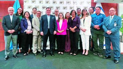 El saldo promedio por remesa cobrada por los hombres fue de 7,674.1 lempiras y de 6,779.8 el de las féminas, un 11.7% menor al comparar ambas cifras.