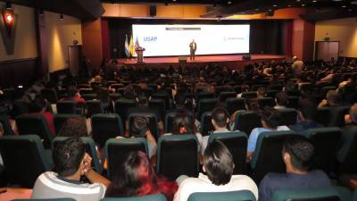 La iniciativa reafirma el compromiso institucional de formar profesionales líderes con los más altos estándares globales.