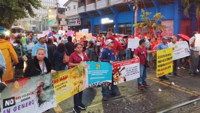 Miembros de patronatos en el centro de San Pedro Sula.