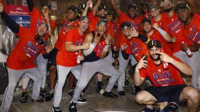 Video: Los Astros y Mauricio Dubón celebran título divisional