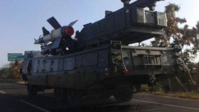 Vehiculos militares desplegados este sábado en el estado de Zulia