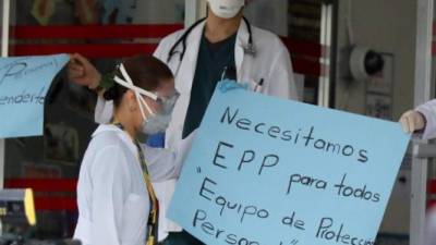 El día de ayer, médicos y enfermeras del IHSS protestaron para exigir equipo de protección.