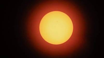 THM01 CARBONDALE (ESTADOS UNIDOS), 21/08/2017.- Vista del sol antes del eclipse total desde el campus de la Universidad de Carbondale, Illiones (Estados Unidos) hoy, 21 de agosto del 2017. El eclipse de hoy será un acontecimiento en EE.UU., donde será total y se podrá ver de costa a costa. EFE/TANNEN MAURY