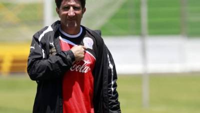 Héctor Vargas, técnico del Olimpia.