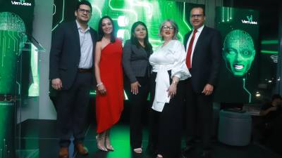 Tulio Arguijo, Tania Paz, Griselda Hernández, Marcela Garay y Edgardo Espinal.