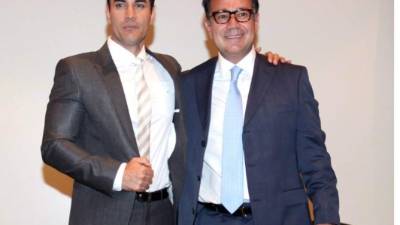 El cantante y actor David Zepeda con el productor Nicandro Díaz.