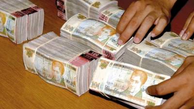 Mario Leonel Castillo es el creador del billete de 500 lempiras en 1995, también del diseño de un billete de mil lempiras que está en las bóvedas del Banco Central