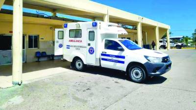 Uno de los hombres murió en el hospital Atlántida tras llegar con varias herida de bala.