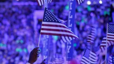 Delegados en el último día de la Convención Demócrata en el Wells Fargo Center en Filadelfia (Estados Unidos) hoy, jueves 28 de julio de 2016. EFE